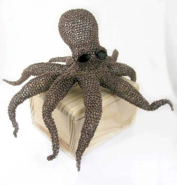 Octopus sculpture by Cat's Wire