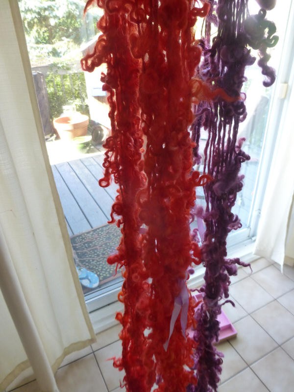 experimenting with variations of tailspinning locks handprocessed/hand dyed fleece