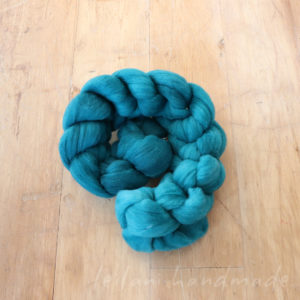 teal hand dyed merino roving